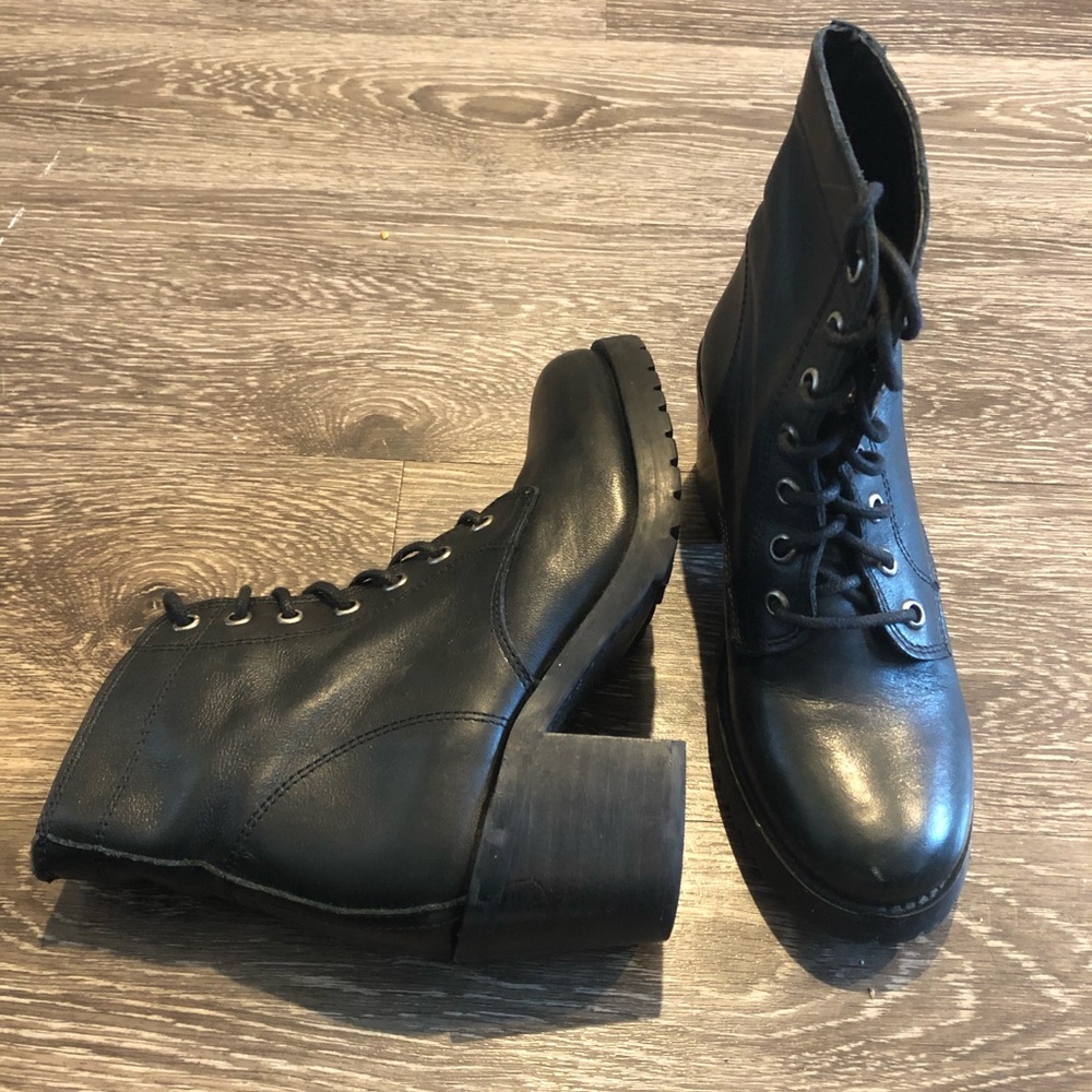 Steve Madden Boots 🖤 Moving Sale!
